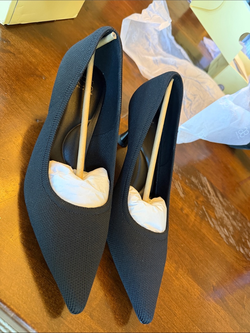 Cosy island black EternalPace Minimalist Stiletto Heeled Pump - Low Heeled 9.5